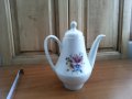 Български порцелан чайник , снимка 1 - Антикварни и старинни предмети - 39807921