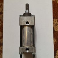 Пневматичен цилиндър 50х50 български, снимка 1 - Резервни части за машини - 35618592