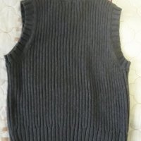 Пуловери без ръкави на Benetton и Mexx за ръст 110-116 см., снимка 8 - Детски пуловери и жилетки - 31226852