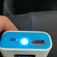 Преносима батерия за телефон 5600 Mah с фенерче ..компактна и лека, снимка 2 - Външни батерии - 30740649