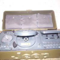 Радио-касетофон и диск на фирмата Roadstar, изработено по поръчка за автомобилната компания Jeep.  С, снимка 1 - Радиокасетофони, транзистори - 44642212