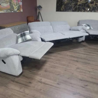 Сив комплект от плат диван тройка с два фотьойла с релакс механизъм, снимка 9 - Дивани и мека мебел - 44701681