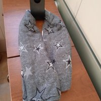 ✅НОВ дамски тънък сив шал на звездички , снимка 1 - Шалове - 39080259