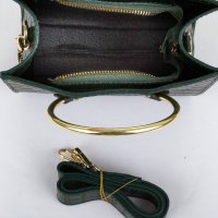 Дамска масленозелена кожена чанта марка Lattemiele , снимка 4 - Чанти - 37114762