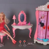 Кукла Барби с гардероб, тоалетка и аксесоари, снимка 1 - Кукли - 35132062