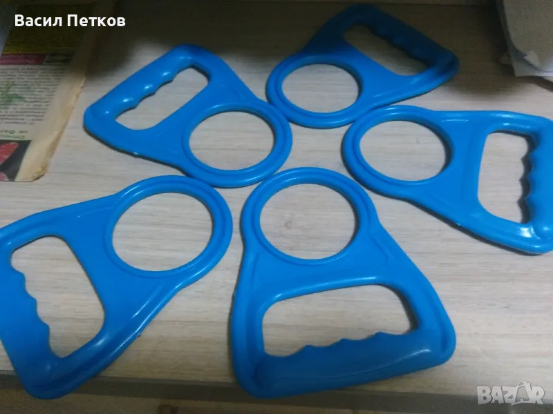 Дръжки за галони и туби - нови, снимка 1