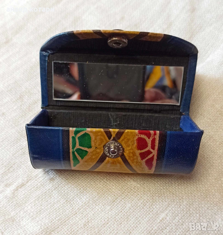 Кутийка за червило с огледало, снимка 1