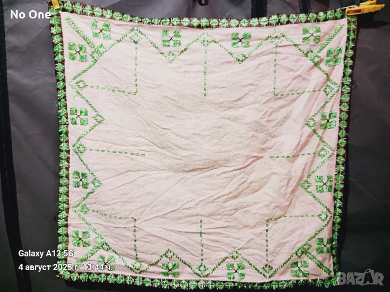 Продавам ръчно бродирано каре  , снимка 1