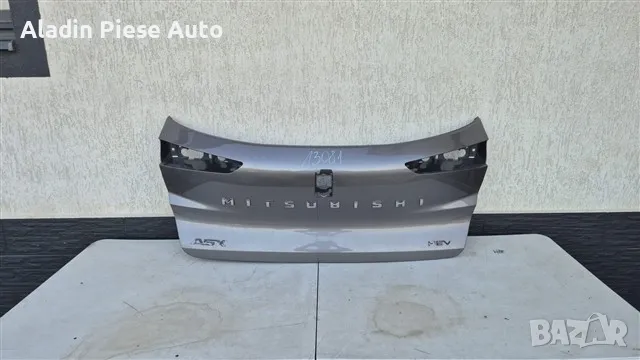 Декорация за задна врата Mitsubishi ASX, Renault Captur година 2020 - 2024 код 901521040R, снимка 1