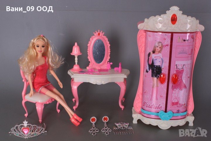 Кукла Барби с гардероб, тоалетка и аксесоари, снимка 1