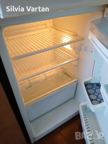 Хладилник среден размер , снимка 15 - Хладилници - 52329994