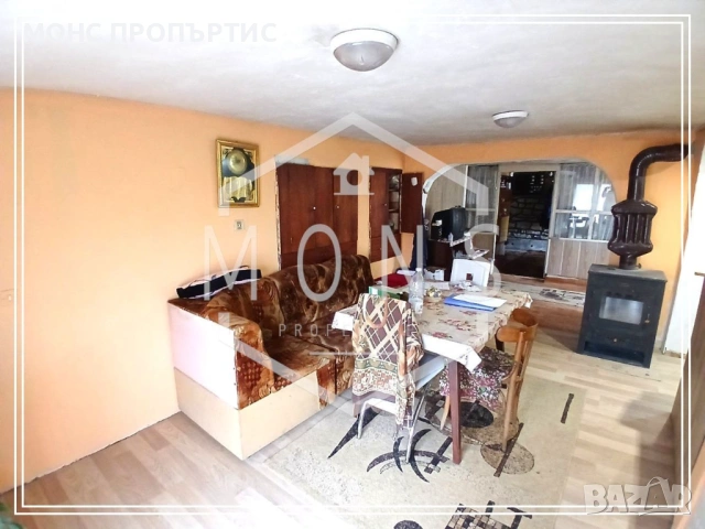 Двуетажна къща с двор в с. Добромирка, обл. Габрово, снимка 4 - Къщи - 54253630