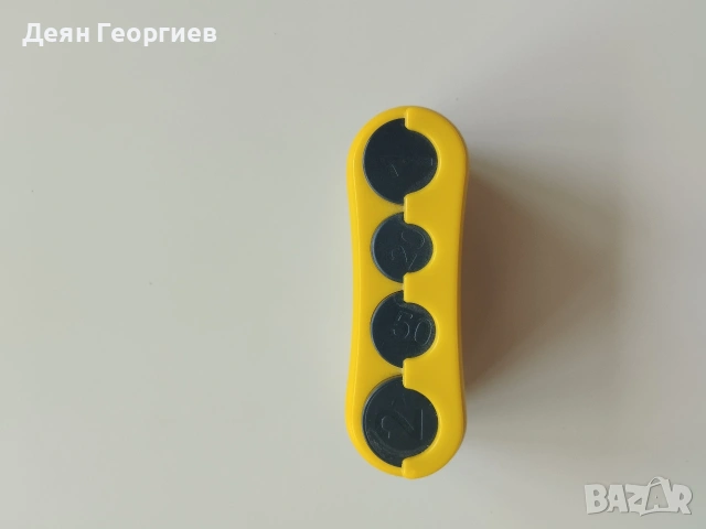 Продавам пластмасов монетник