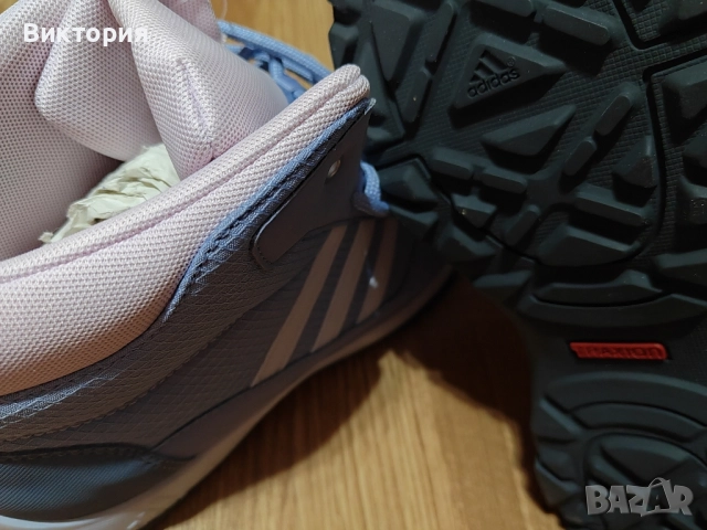 нови зимни адидас adidas боти апрески 39н., снимка 2 - Детски боти и ботуши - 52049421