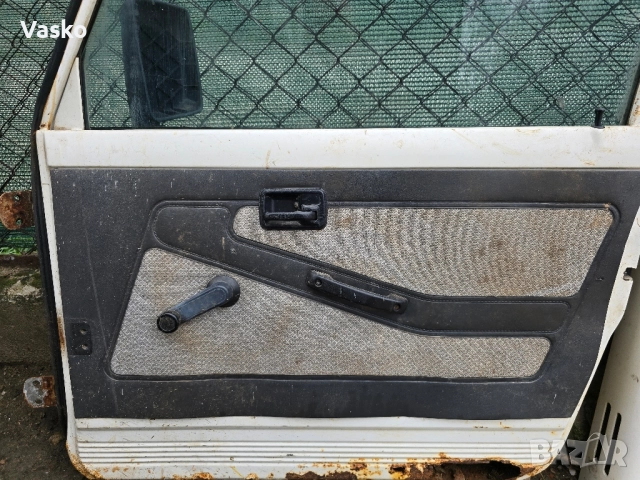 Продавам Врати Сузуки Самурай, снимка 5 - Части - 52259325