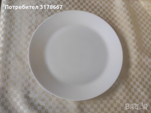 Кръгла чиния от аркопал, снимка 1 - Чинии - 40368573