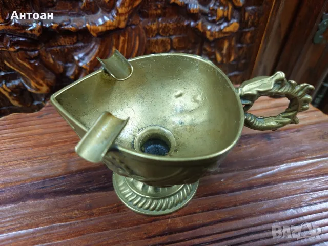 старинен месингов пепелник