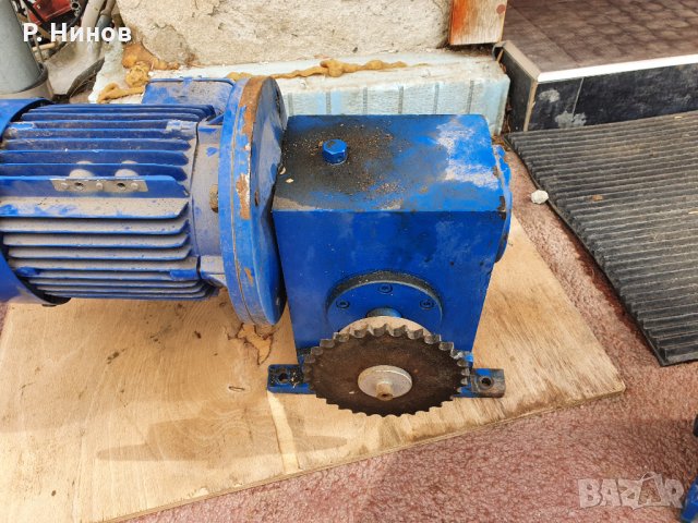 Монофазен ел.двигател с редуктор 35 оборота   1.5 кW, снимка 3 - Електродвигатели - 31914364