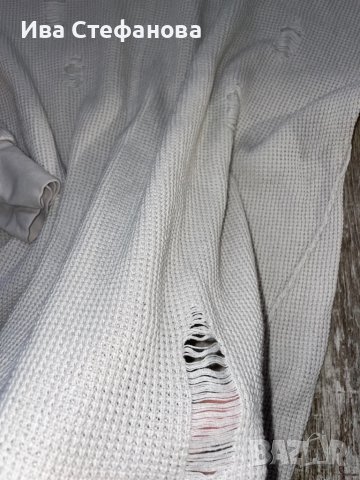 Фабрично  накъсан скъсан състарен бял пуловер блуза с дълъг ръкав унисекс модел one size размер, снимка 3 - Блузи с дълъг ръкав и пуловери - 39048471