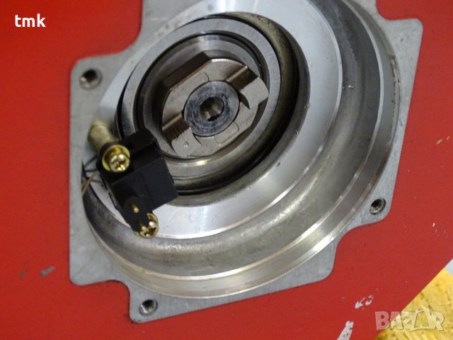 Сервомотор FANUC A06B-0085-B503 със спирачка 24V DC, снимка 10 - Електродвигатели - 36762752