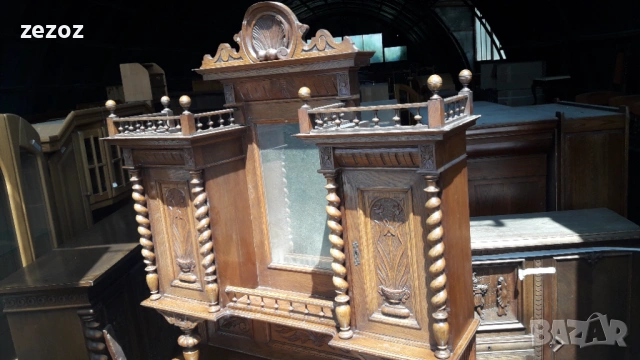 Шкаф антикварен масив, снимка 3 - Шкафове - 53070763