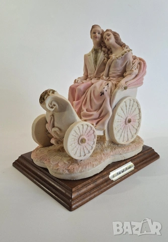 Фигура влюбена двойка в колесница - L'Arte nel Mondo, Италия