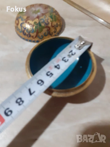 Стара бронзова кутийка с емайл клоазоне бижутерка, снимка 5 - Антикварни и старинни предмети - 53357148