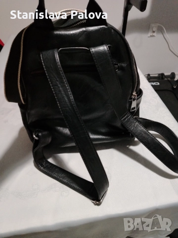 Дамска раница от черна кожа, снимка 3 - Чанти - 52382824