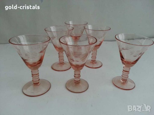 Антикварни чашки  за ракия цветно розово стъкло