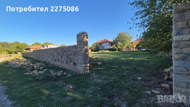 Продавам парцел с нова каменна ограда и 1500кв. с проект за къща 135кв. близо до В.Търново, снимка 5 - Парцели - 55986213