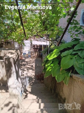 Продавам двуетажна къща, снимка 11 - Къщи - 51695872