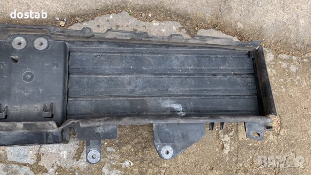 Решетка под бронята за bmw 1 F40, снимка 2 - Части - 40775766