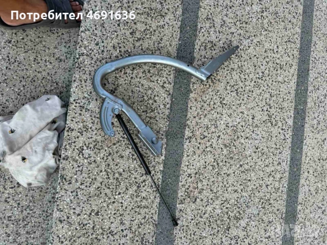 Комплект дясна панта на заден капак на Ауди Audi A8 H4 D4 само за 50лв. 4h0827300е 4h0827551b, снимка 2 - Части - 52898846