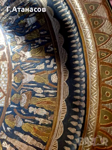 Старинен египетски меден поднос гравиран със сребърни и златни орнаменти, снимка 3 - Антикварни и старинни предмети - 49296049