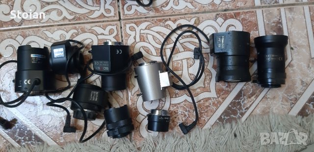 Продава камери и обективи