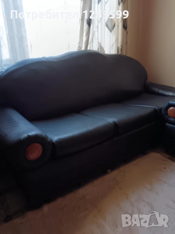 Диван, еко кожа в идеално състояние 