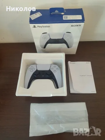 Продавам оригинален джойстик за Playstation 5 (PS5) бял и камуфлажен