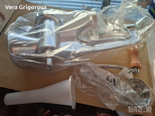 Продавам ръчна месомелачка, снимка 2 - Месомелачки - 52838493