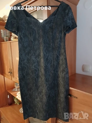 Продавам рокли средна дължина по 10 лв. всяка., снимка 2 - Рокли - 50979859