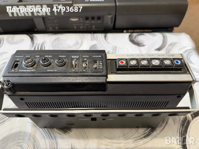 Касетофон Universum, снимка 9 - Радиокасетофони, транзистори - 54257935