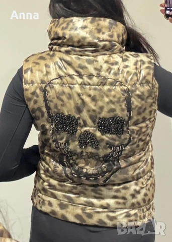 Стилен модерен дамски елек. Марка AMN, оригинален. Размери S-M. Цена 40€.