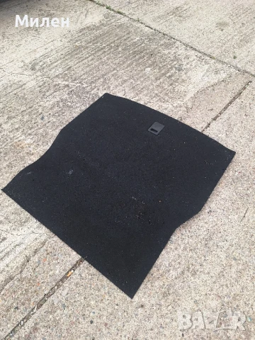 Декоративна Кора Във Багажника Над Гумата от Mercedes C-Class W205 от 2014-2021 Година , снимка 3 - Части - 50468614