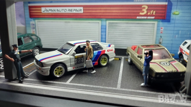 Гараж диорама за 5 коли в мащаб 1-64 , снимка 16 - Колекции - 52261233