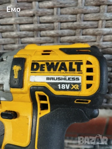 Винтоверт Dewalt DCD790

Безчетков , снимка 3 - Винтоверти - 50915148