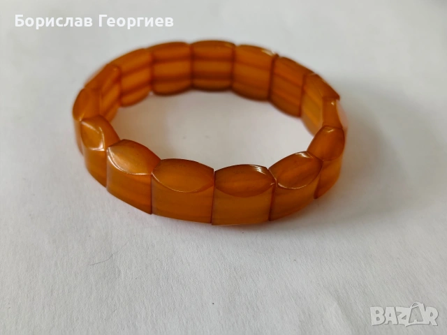 Стара гривна от кехлибар, снимка 2 - Гривни - 53945836