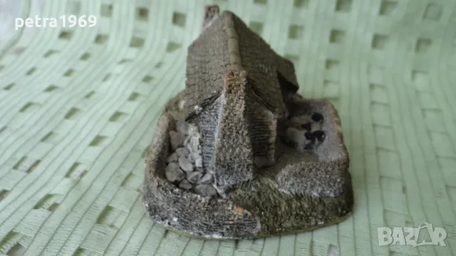 Колекционерска ръчно изработена къщичка на Lilliput Line Crofters Cottage, снимка 3 - Колекции - 49422613