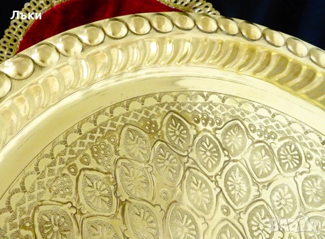 Бронзов поднос 35 см.,500 гр.,богата орнаментика. , снимка 2 - Антикварни и старинни предмети - 52406102