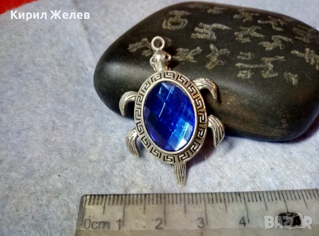 СИМПАТИЧЕН СРЕБРИСТ ФОГУРАЛЕН АРТ МЕДАЛЬОН КОСТЕНУРКА с ФАСЕТИРАН СИН КРИСТАЛ 48834, снимка 5 - Колиета, медальони, синджири - 48829789