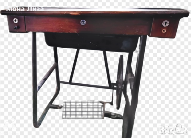 Шевна машина Csepel 30 в дървен шкаф, снимка 2 - Шевни машини - 52543858