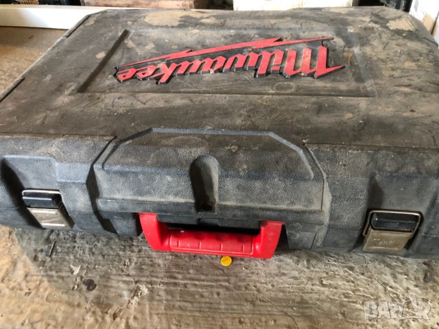 Комплект акумулаторни инструменти безчетков импакт винтоверт куфар зарядно Milwaukee M18, снимка 5 - Куфари с инструменти - 42757955